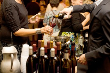Degustătorii de vin din Cernavodă, invitaţi la Sărbătoarea Vinului 2014